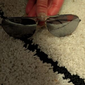 Stylish Silver Aviator Sunglasses